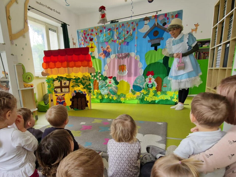 Teatrzyk w sali żłobka Mariposa